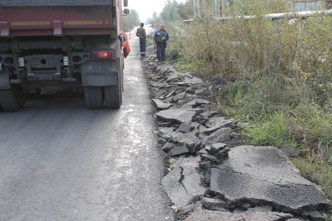 Почти 90% дорог Архангельской области находятся в неэксплуатируемом состоянии