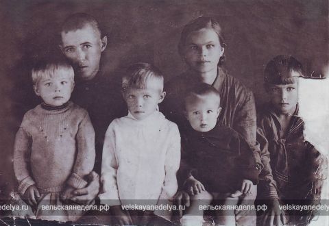 Семья Гавриловых 22 августа 1941 года, в день отправки отца на войну